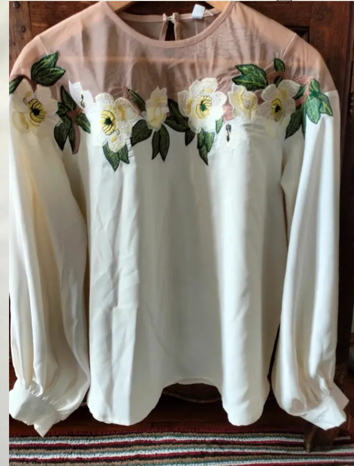 Blusa Con Bordado de Flores