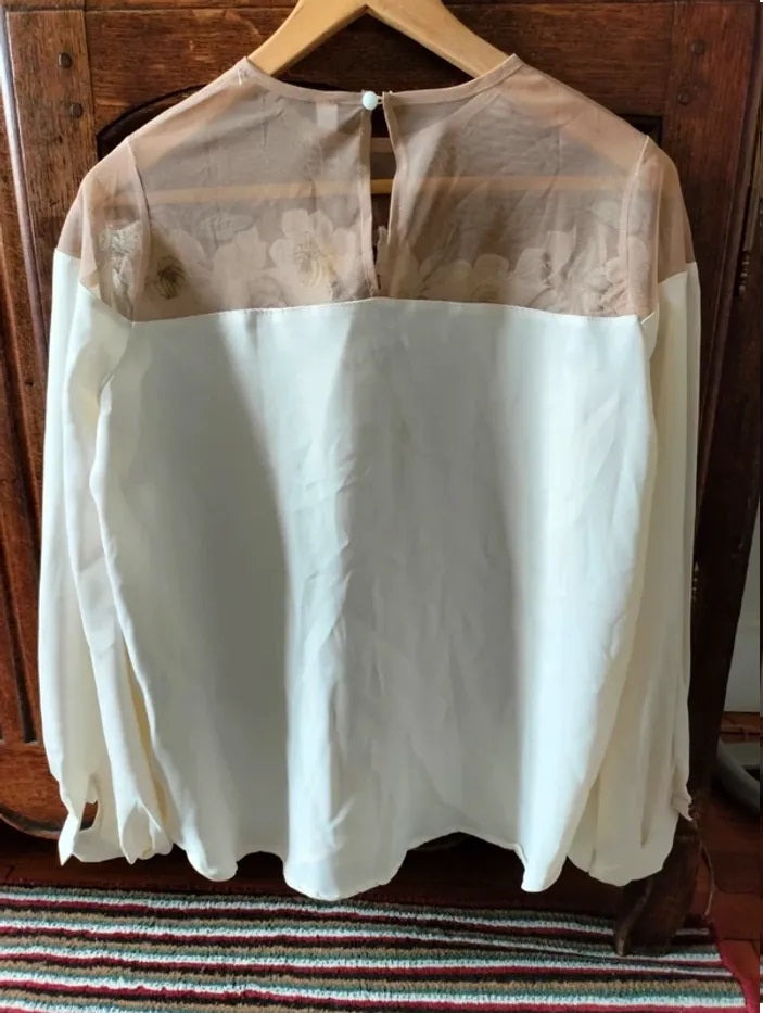 Blusa Con Bordado de Flores